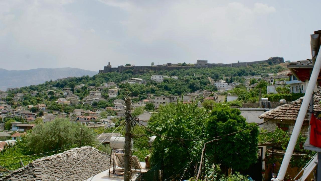 Bazzar 2 Gasthuis Gjirokastër